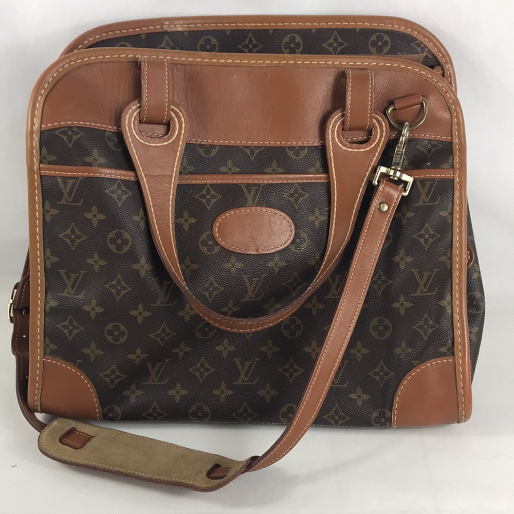 💎✨COLLECTABLE✨ RARE 💎TRAVEL FRENCH LOUIS VUITTON/ DUSTER INCLUDED